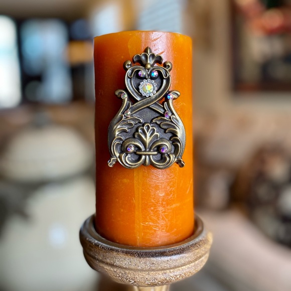 Fleur de Lis Candle Pin - Picture 4 of 13